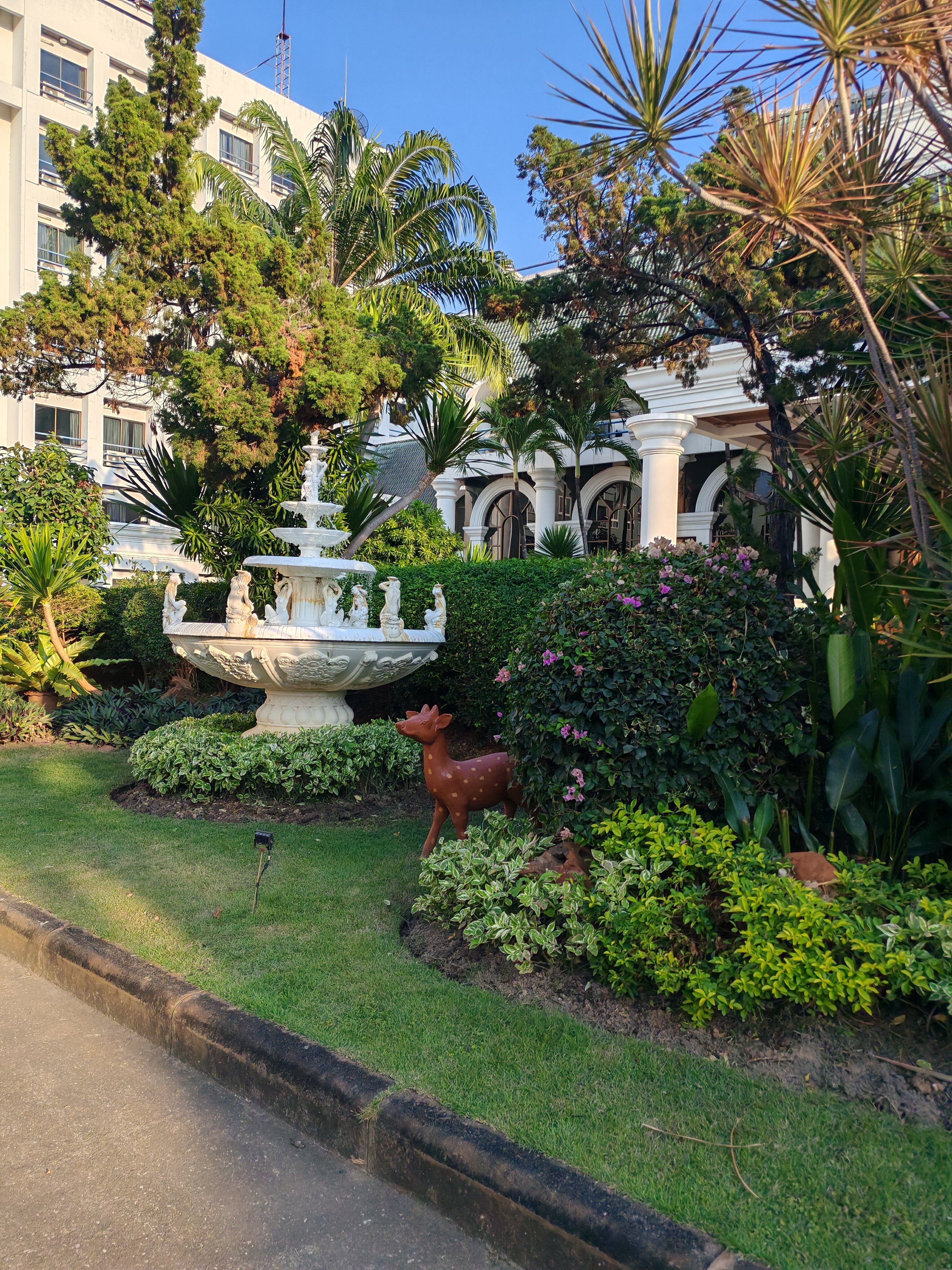 Фото Camelot Hotel Pattaya