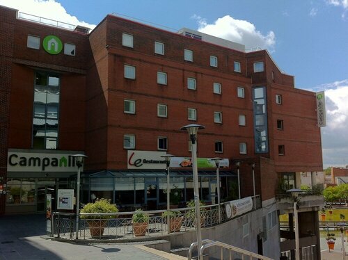 Гостиница Campanile Saint Quentin EN Yvelines в Монтиньи-ле-Бретонё