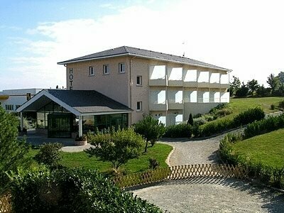 Гостиница The Originals City, Le Clos de l'Orgerie в Сегре