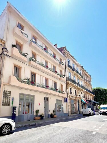 Гостиница Hôtel Le National в Сете