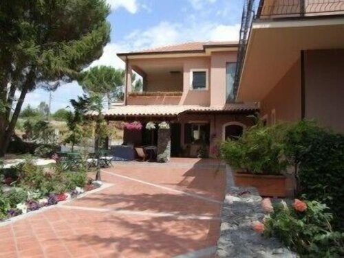 Гостиница Rosso Vulcano Bed & Breakfast в Николози
