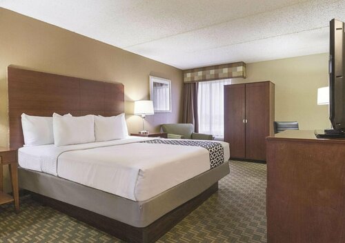 Гостиница La Quinta Inn & Suites by Wyndham Cleveland Airport West в Береа