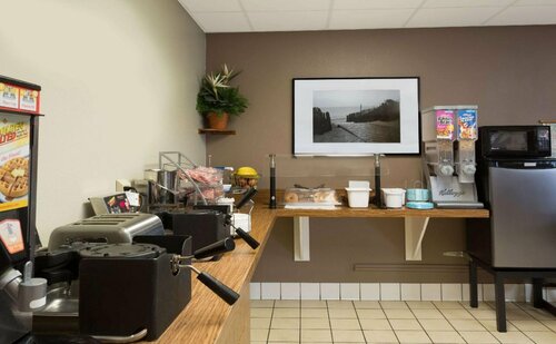 Гостиница Costa Mesa Inn в Коста-Меса