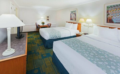 Гостиница La Quinta Inn by Wyndham Eagle Pass в Игл Пассе
