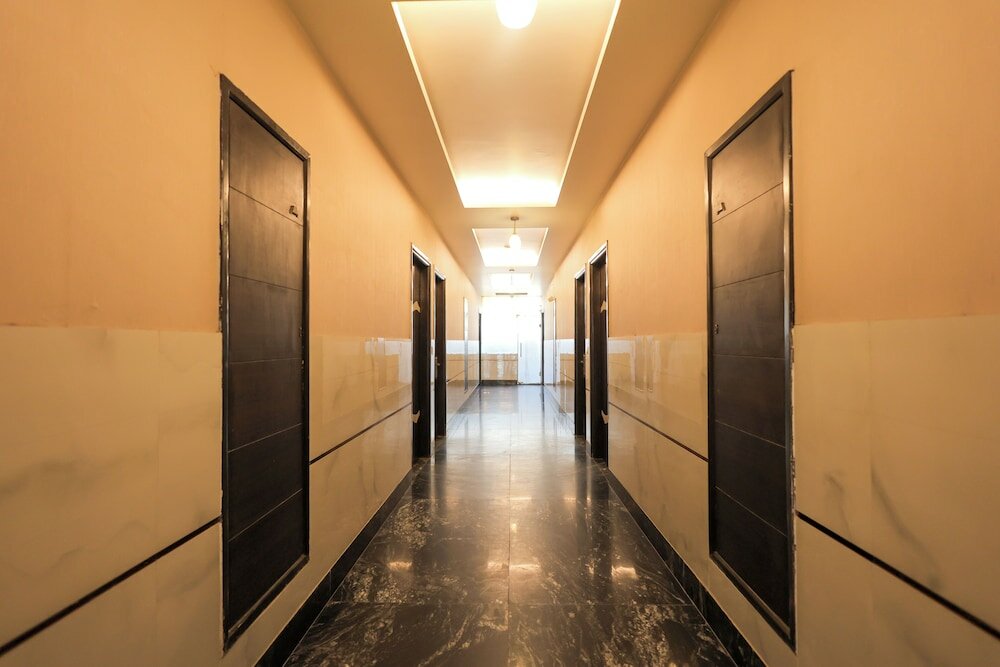 Фото Hotel Krishnam