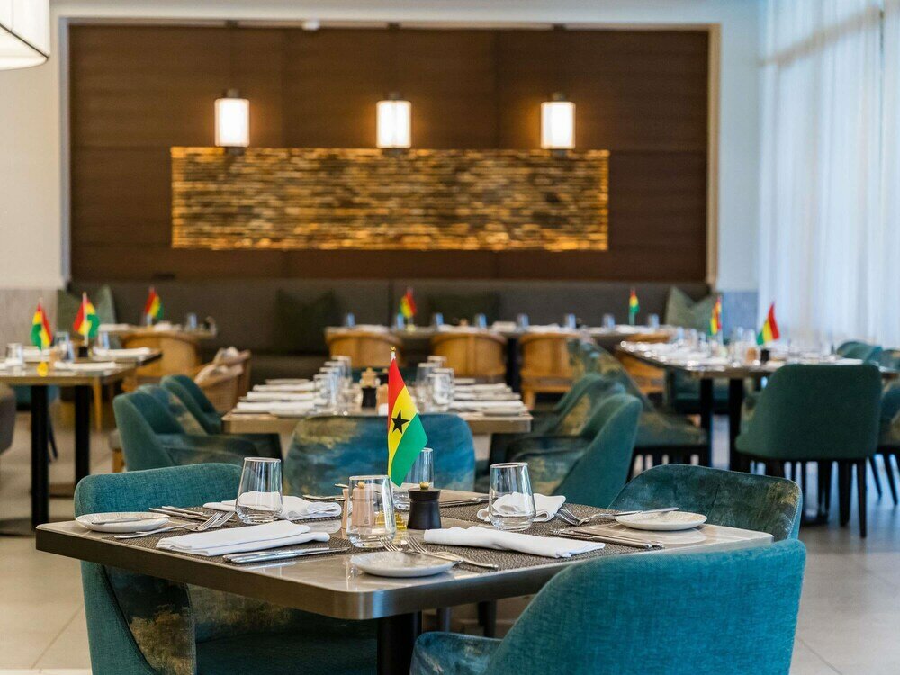 Фото Movenpick Ambassador Hotel