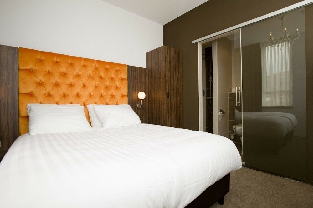 Фото Hotel La Reine