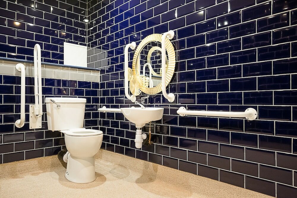 Фото The Dixie Dean Hotel