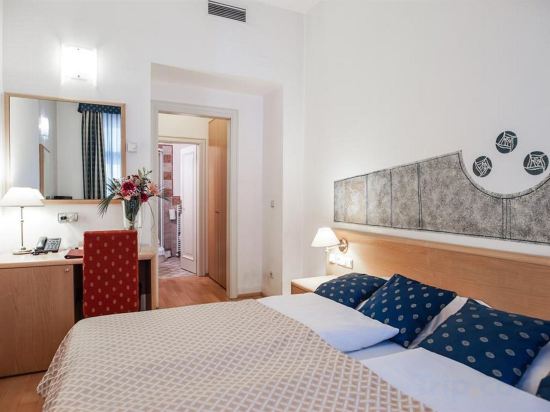 Фото Hotel Tivoli Prague