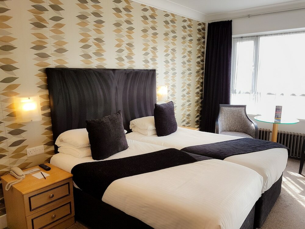 Фото The Cumberland Hotel