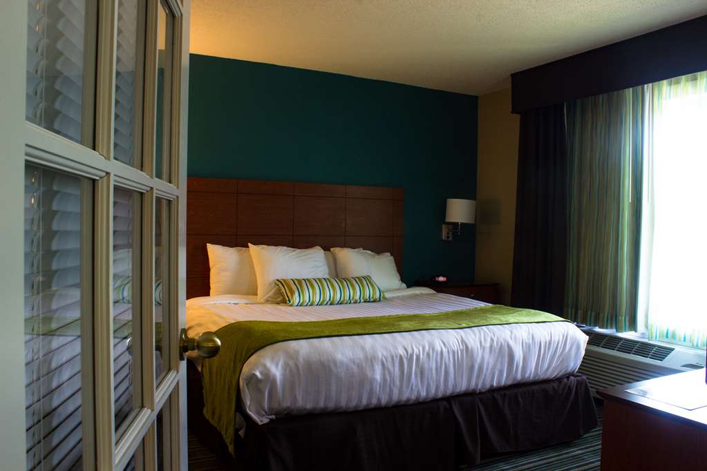 Фото Best Western Plus Menomonie Inn & Suites