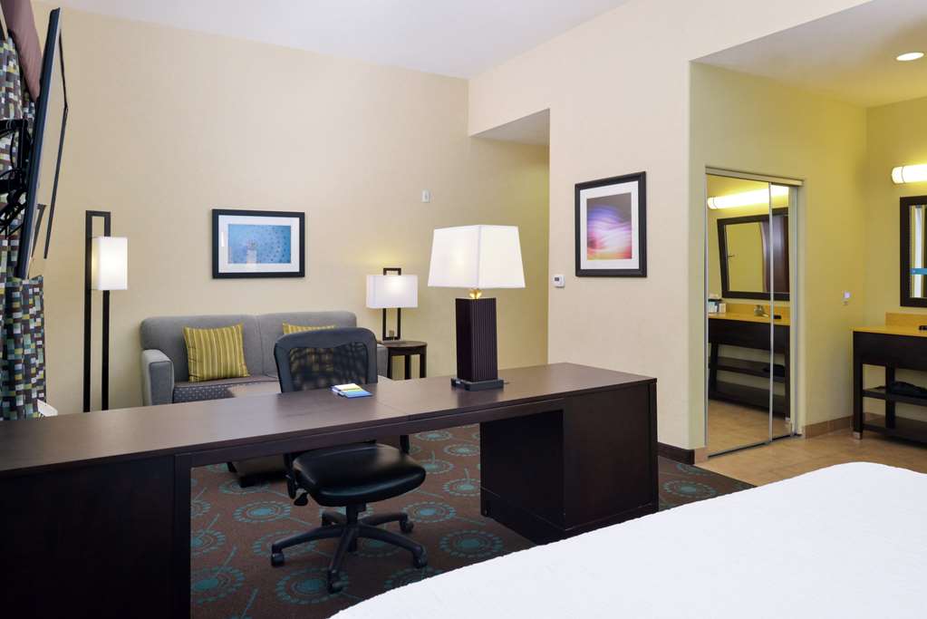 Фото Hampton Inn Beeville