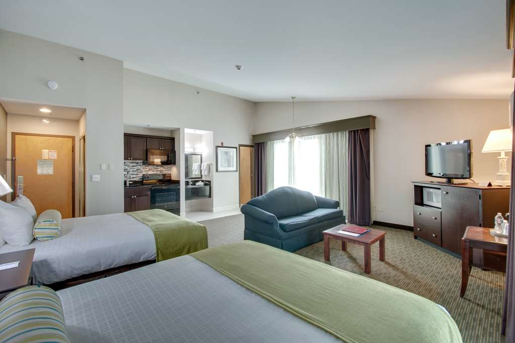 Фото Best Western Plus The Inn at Hampton