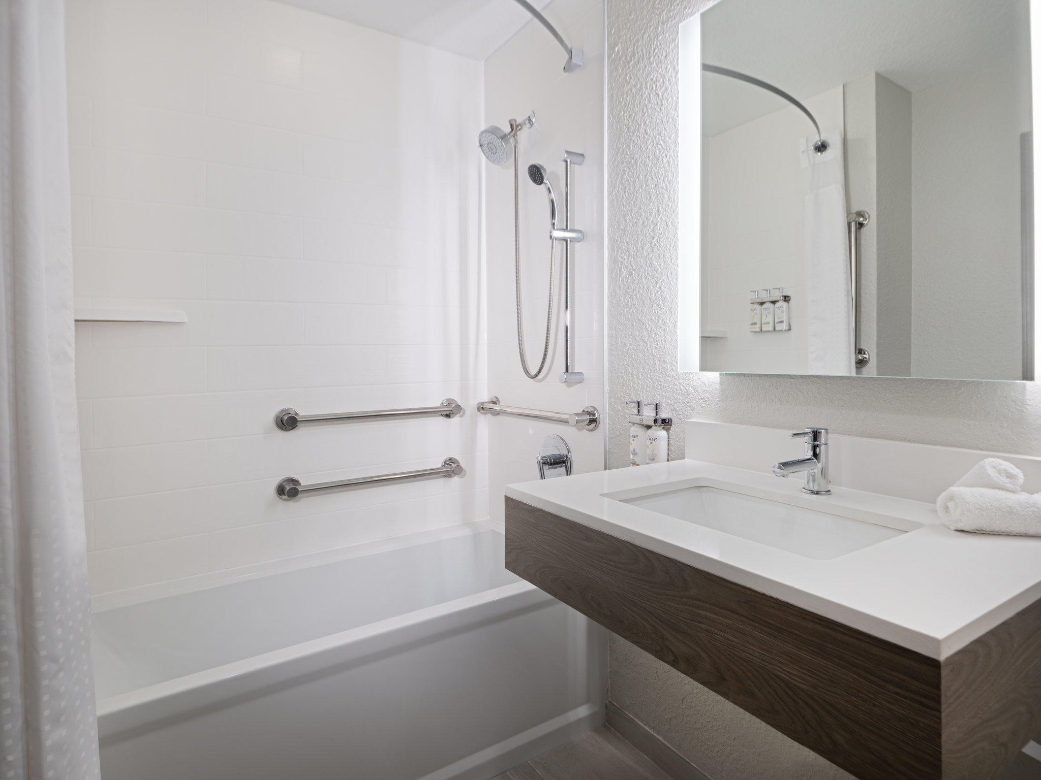 Фото Holiday Inn Express Hotel & Suites Lakeland North - I-4, an Ihg Hotel