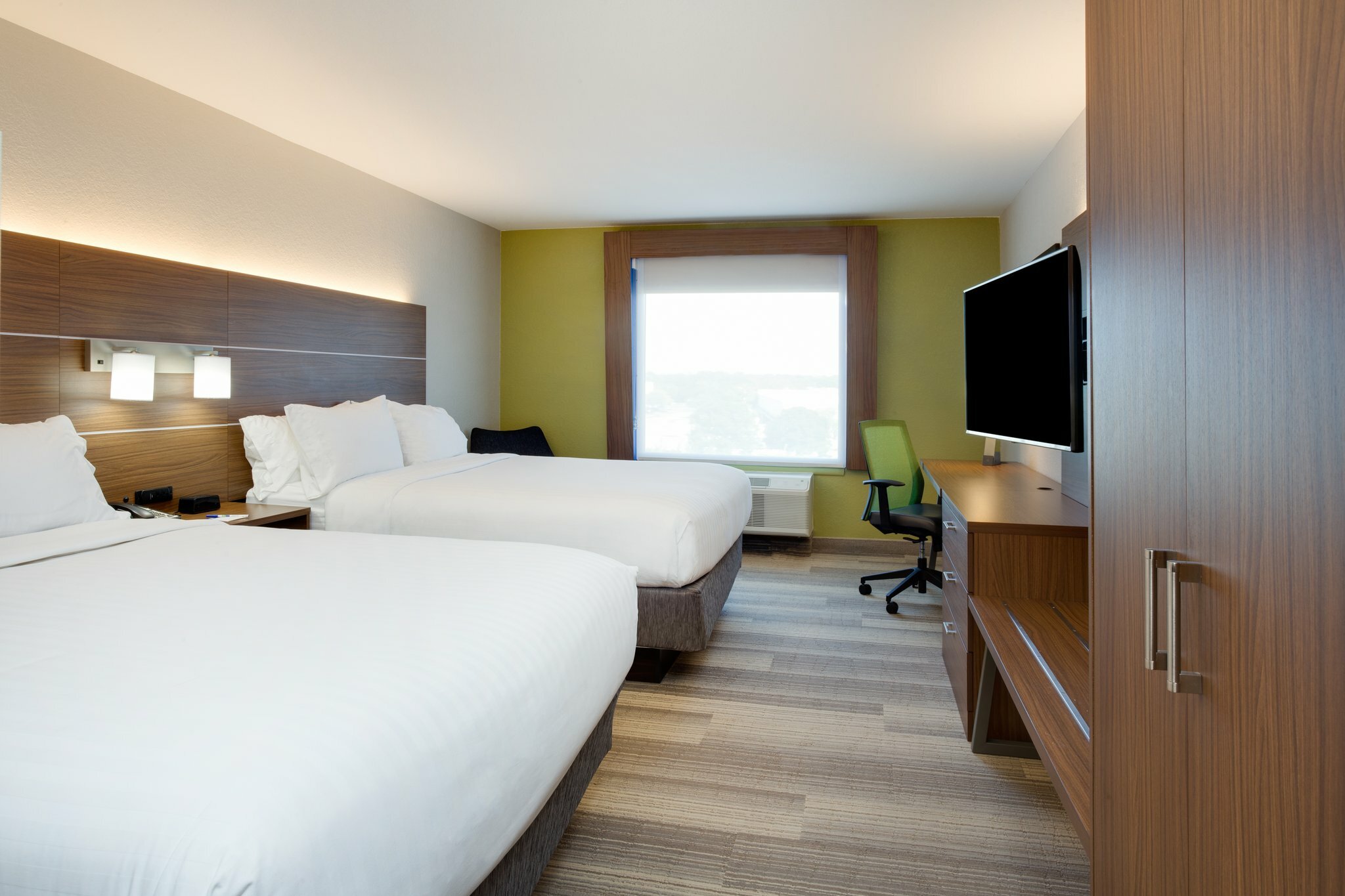 Фото Holiday Inn Express Hotel & Suites Tampa-Fairgrounds-Casino, an Ihg Hotel