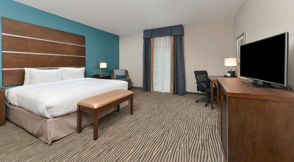 Фото Hampton Inn & Suites Des Moines Downtown