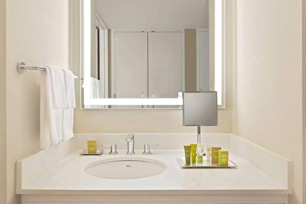 Фото Hilton Orlando Lake Buena Vista - Disney Springs Area