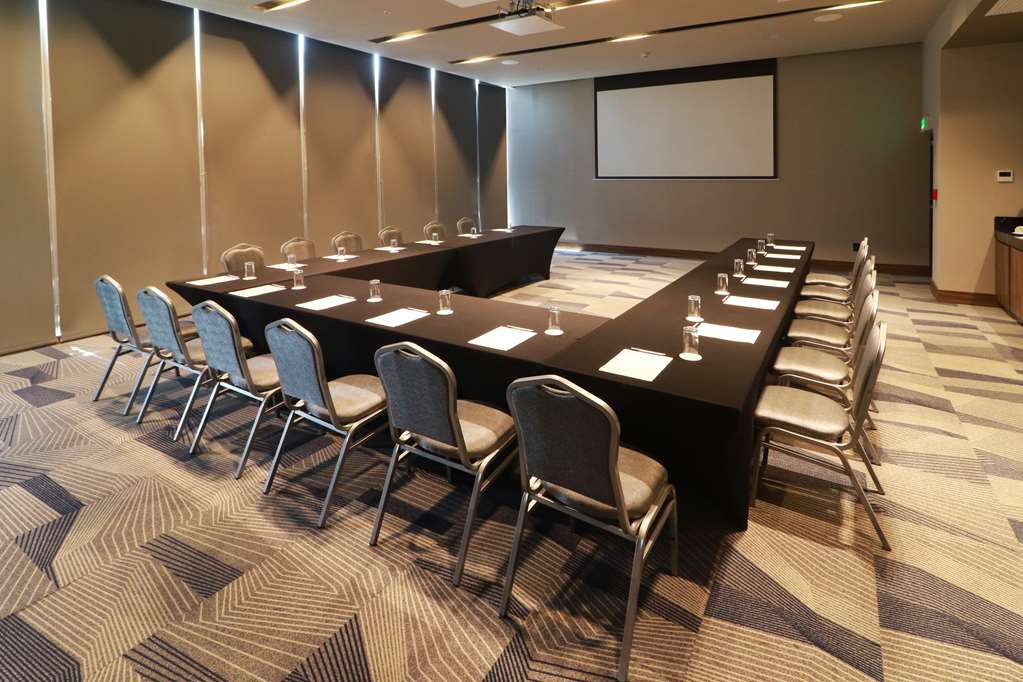 Фото Hilton Garden Inn Monterrey Obispado