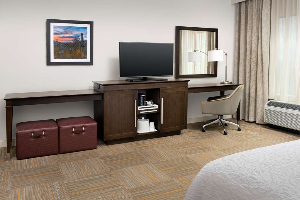 Фото Hampton Inn & Suites Phoenix Tempe