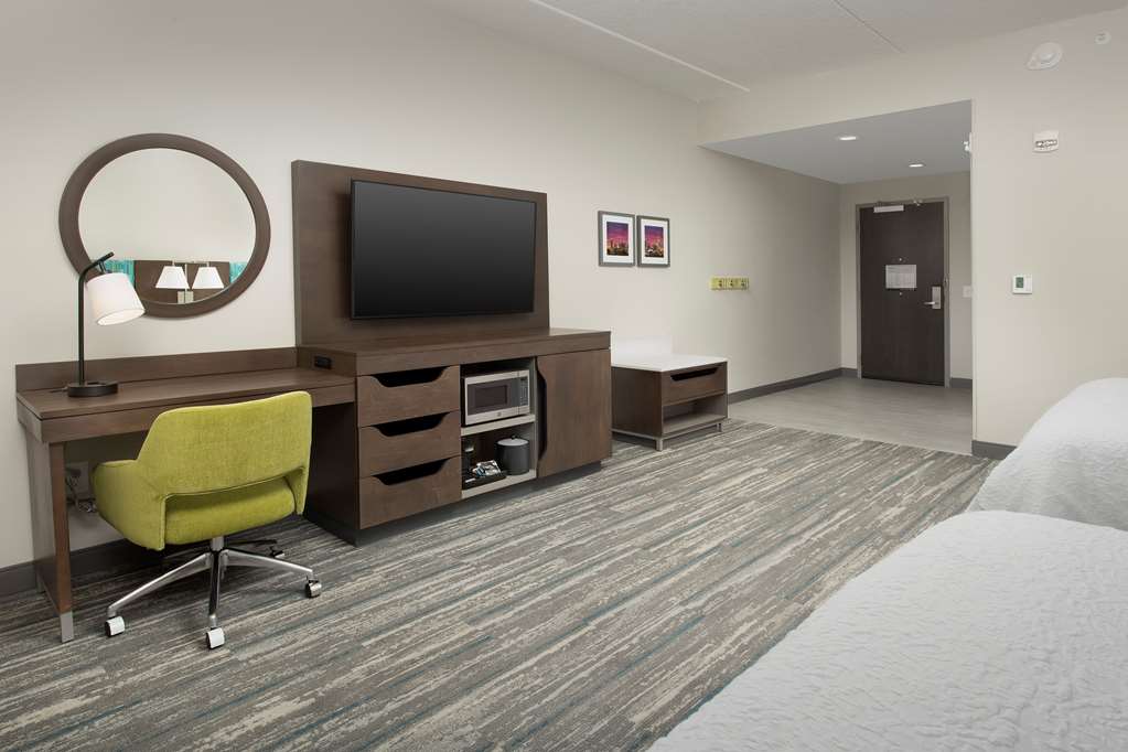 Фото Hampton Inn & Suites Charlotte Airport Lake Pointe
