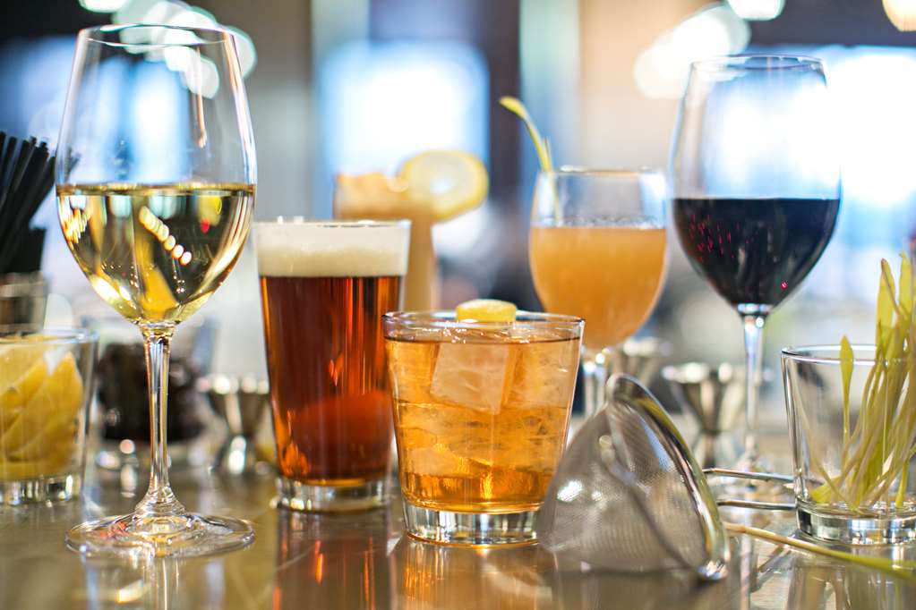 Фото Hilton Garden Inn Louisville Downtown