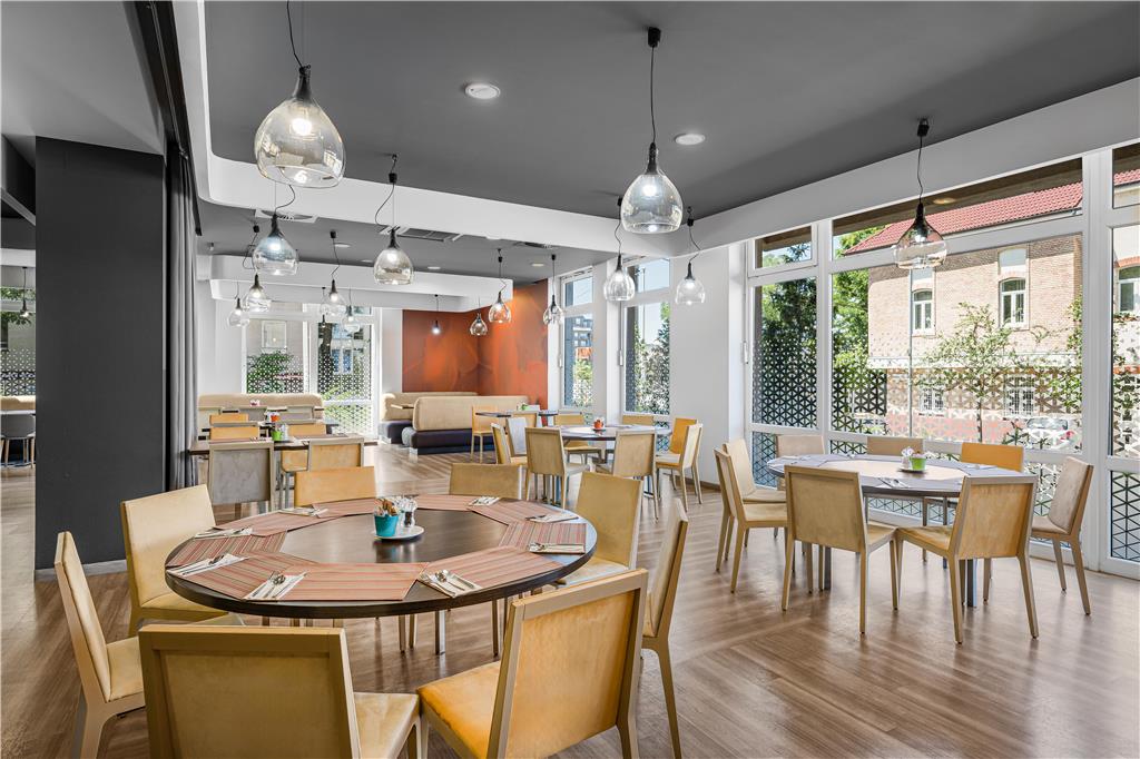 Фото Park Inn by Radisson Budapest