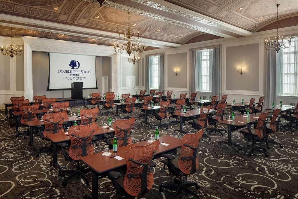 Фото Doubletree Suites by Hilton Detroit Downtown - Fort Shelby