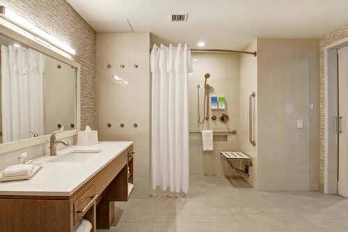 Гостиница Home2 Suites by Hilton Montreal Dorval в Дорвале