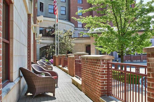 Гостиница Hampton Inn & Suites Saratoga Springs Downtown в Саратога-Спрингс