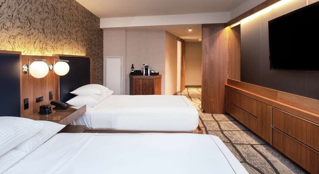 Фото The Charter Hotel Seattle, Curio Collection by Hilton