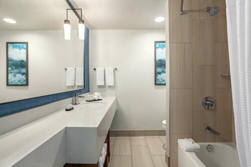 Гостиница Embassy Suites Monterey Bay в Монтерее