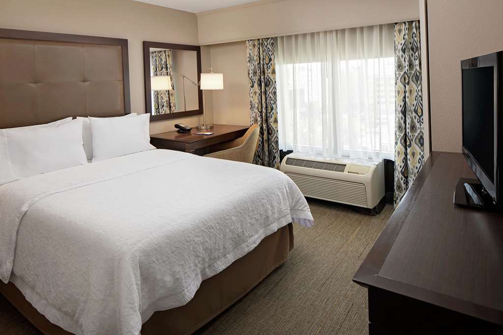 Фото Hampton Inn Louisville Downtown