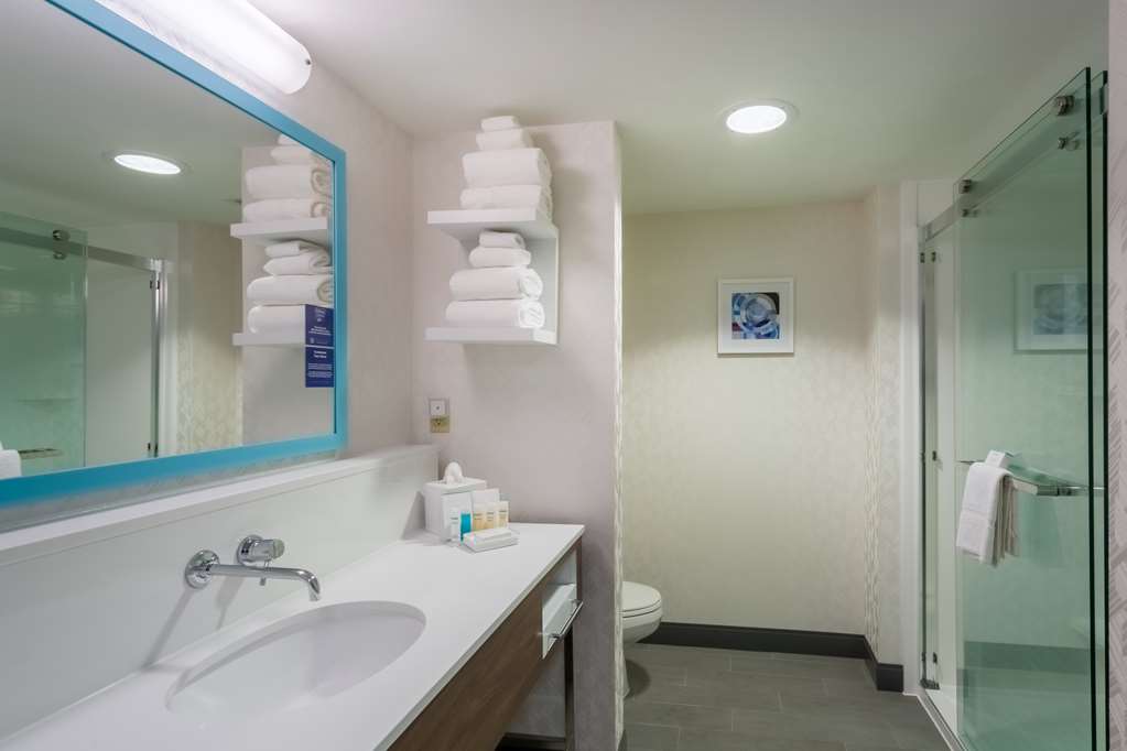 Фото Hampton Inn & Suites Herndon-Reston
