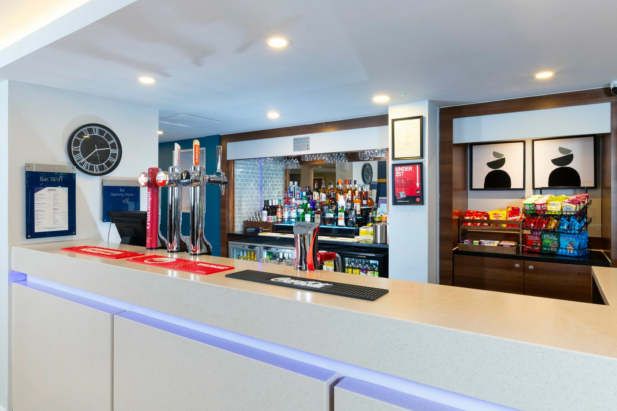 Фото Holiday Inn Express Birmingham - Oldbury, an Ihg Hotel