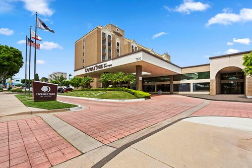 Гостиница Doubletree by Hilton Whittier Los Angeles в Бреа