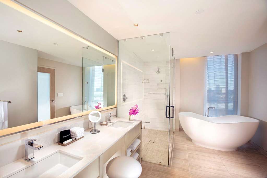 Фото Hall Arts Hotel Dallas, Curio Collection by Hilton
