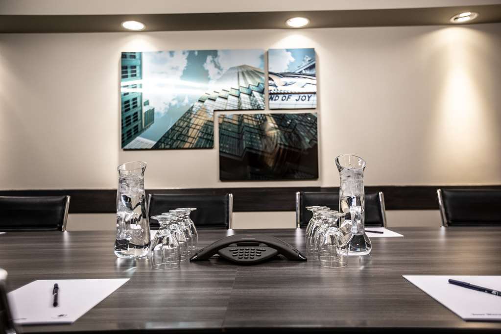 Фото DoubleTree by Hilton Roseville Minneapolis