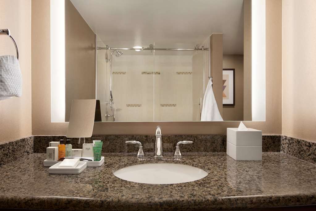 Фото Hilton Arlington