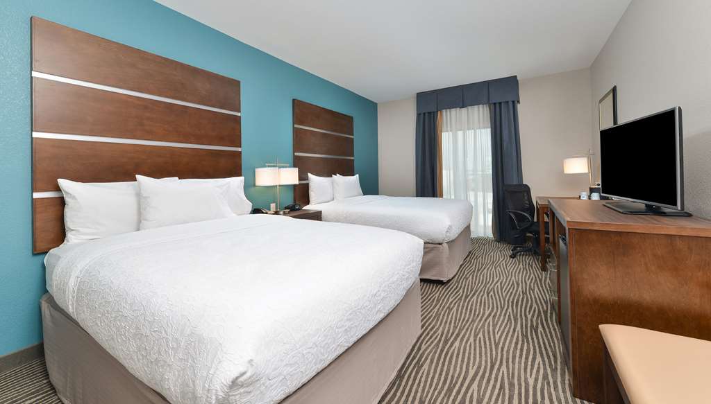 Фото Hampton Inn & Suites Des Moines Downtown