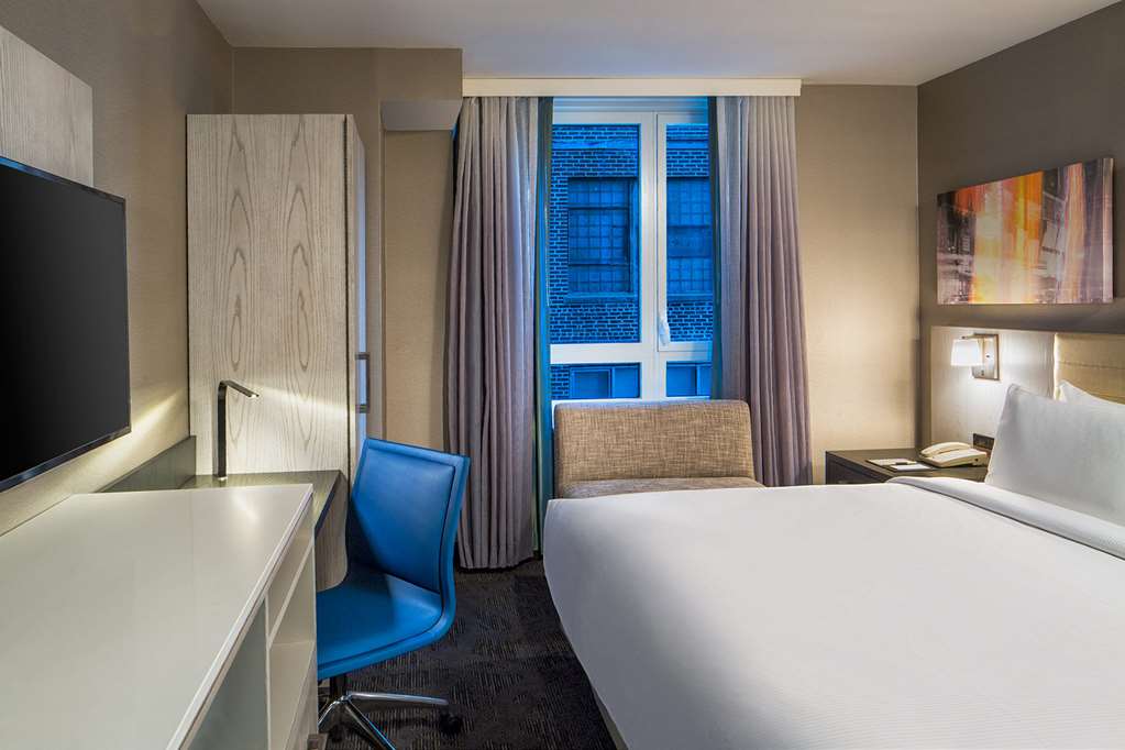 Фото DoubleTree by Hilton New York Times Square West