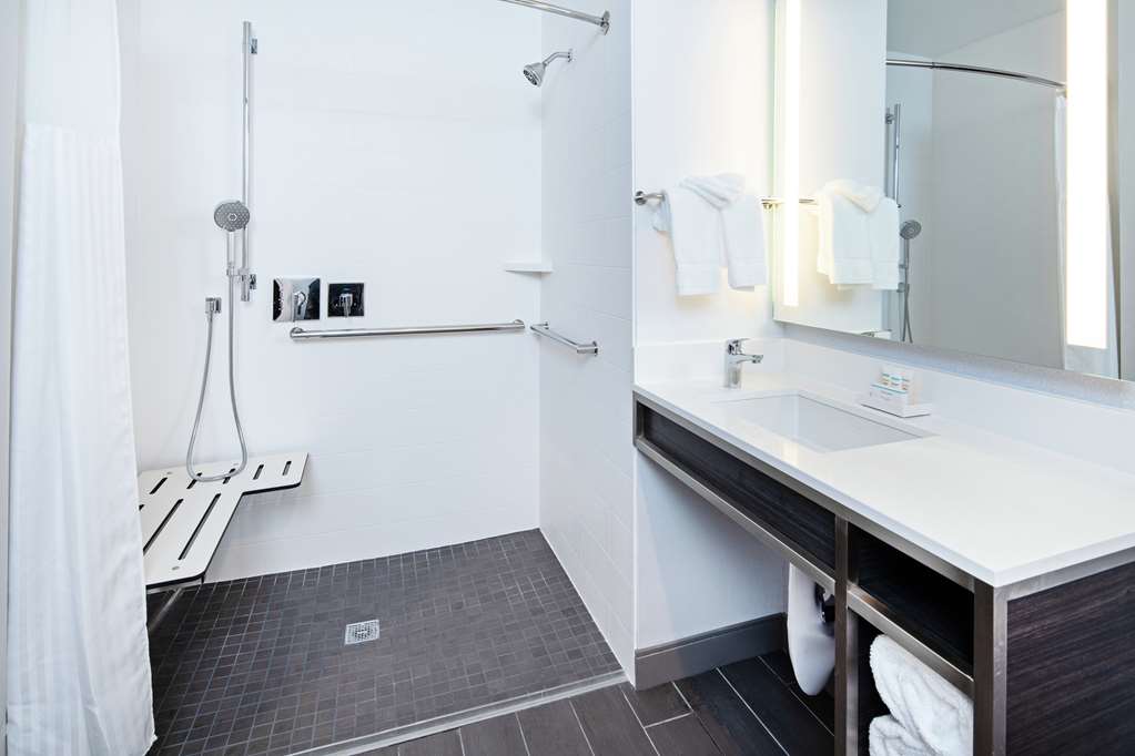 Фото Hilton Garden Inn Irvine Spectrum Lake Forest