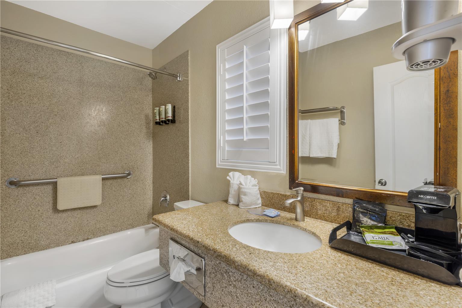 Фото Best Western Tradewinds