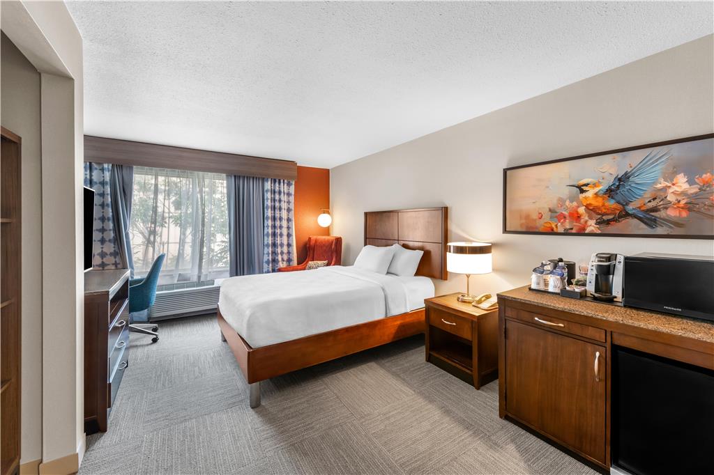 Фото Hilton Garden Inn Overland Park