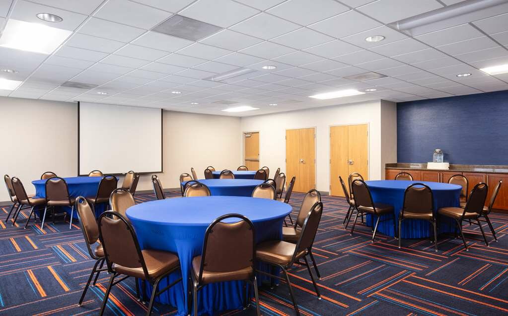 Фото Hampton Inn Medford