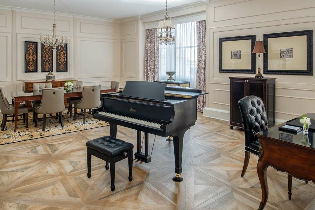 Фото The Roosevelt New Orleans, A Waldorf Astoria Hotel