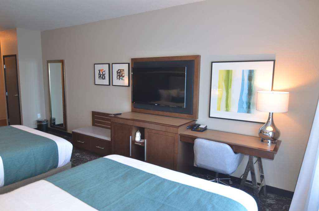 Фото Best Western Premier Ankeny Hotel