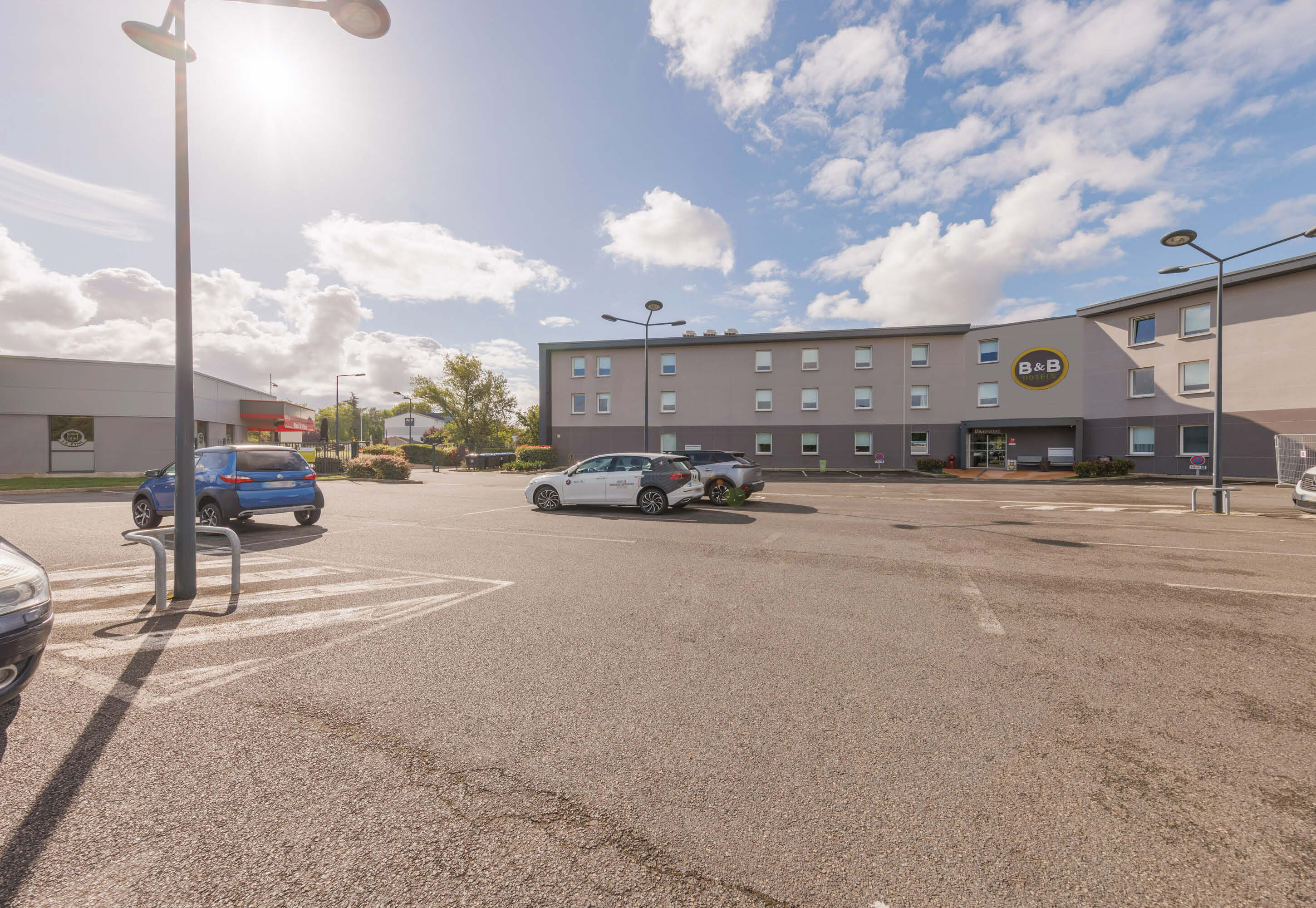 Фото B&b Hotel Clermont-Ferrand Nord Riom