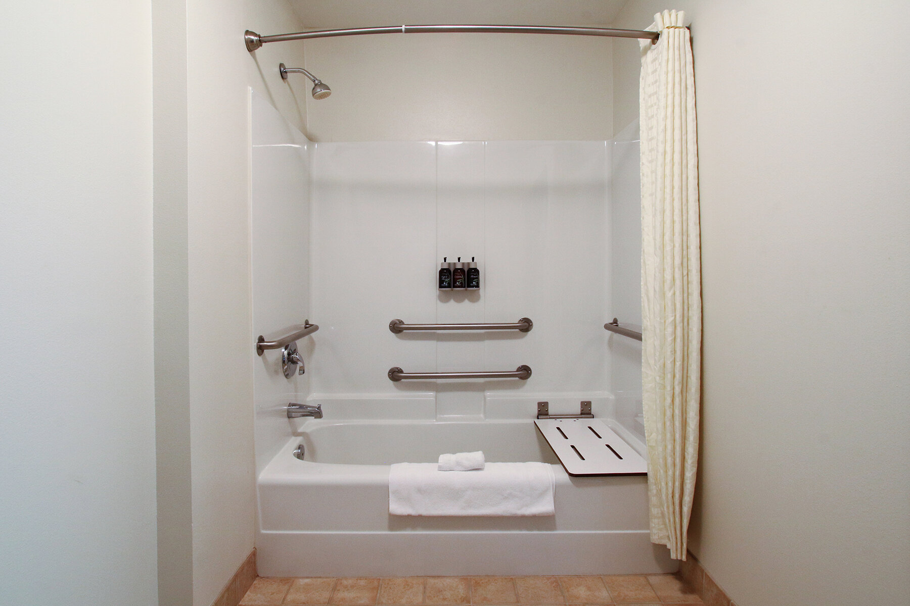 Фото Oxford Suites Spokane Valley