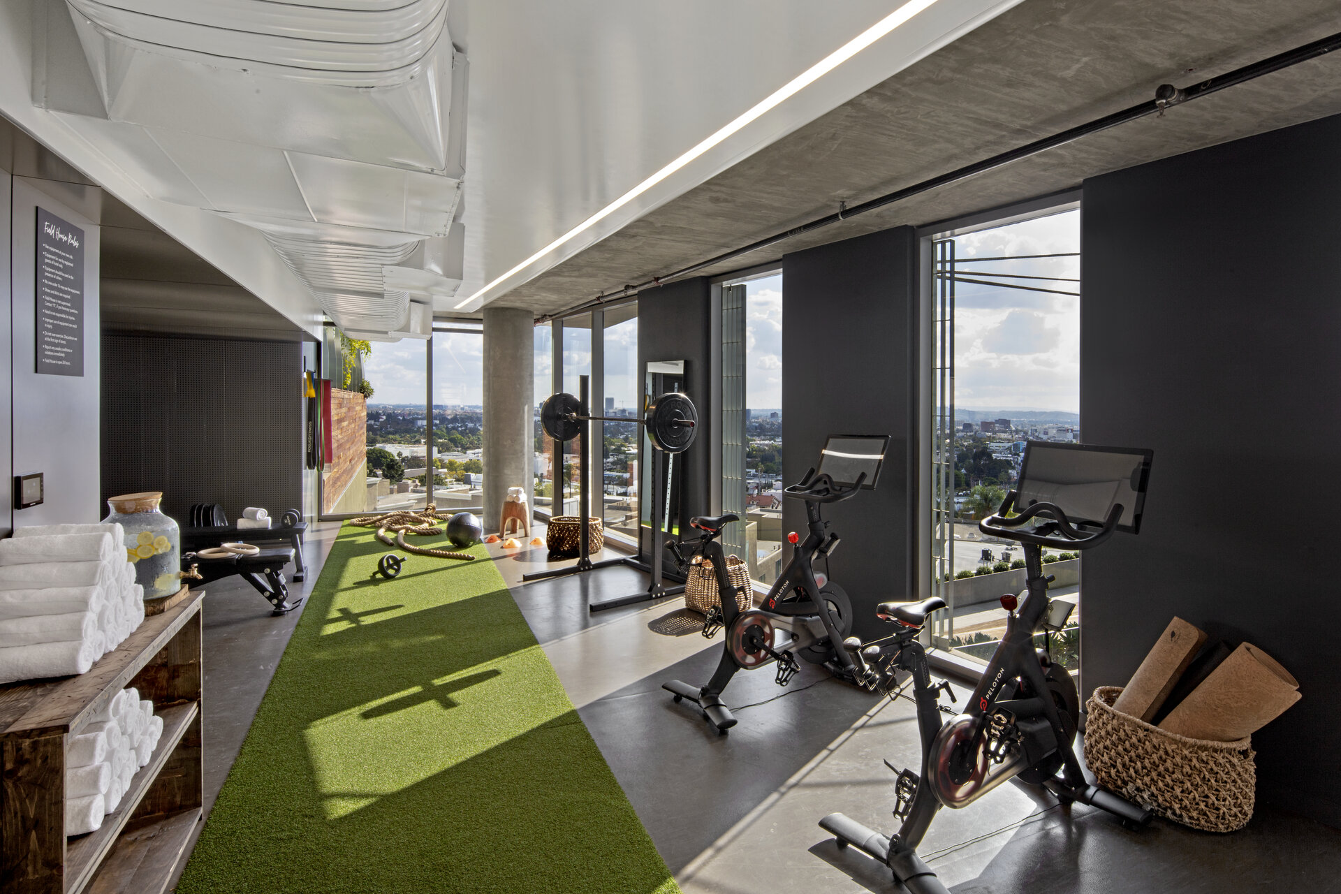 Фото 1 Hotel West Hollywood