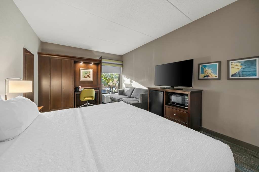 Фото Hampton Inn by Hilton New Bedford/Fairhaven